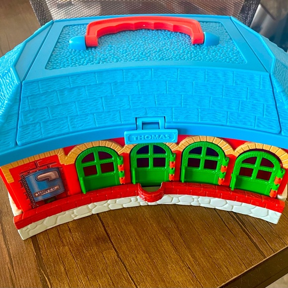 Thomas Train Station - Picture 1 of 4